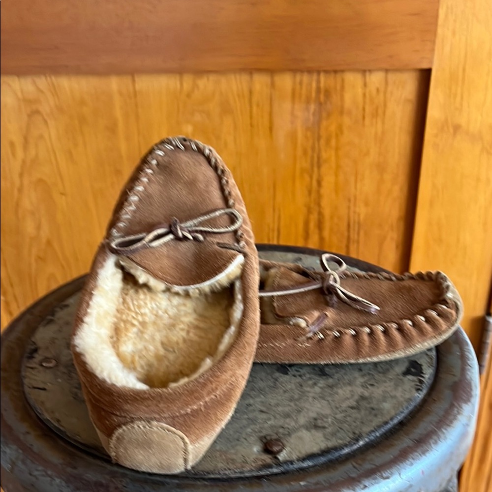 Brown Suede Moccasin Slippersl